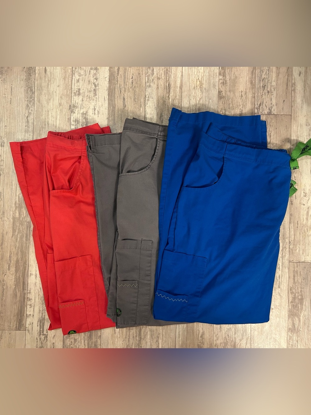 CROCS Bundle of Cargo Scrub Pants - Coral, Gray, Blue Size XL